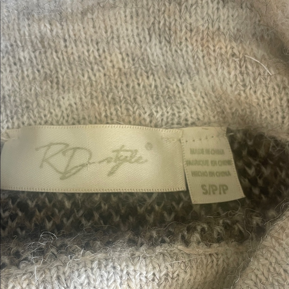 Leopard Print Sweater - Picture 3 of 4